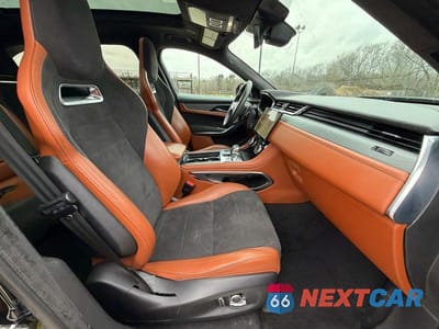 Piąte zdjęcie samochodu w środku: 2022 JAGUAR F-PACE SVR VIN:SADCZ2EE4NA694815 - miniatura