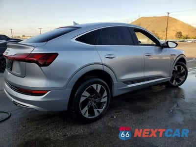 Trzecie zdjęcie samochodu z tyłu: 2022 AUDI E-TRON SPORTBACK PREMIUM PLUS VIN:WA12AAGE8NB031015 - miniatura