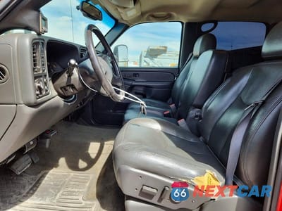 Zdjęcie 7 z 12 samochodu: 2006 CHEVROLET SILVERADO K2500 HEAVY DUTY VIN:1GCHK23D26F267766 - miniatura
