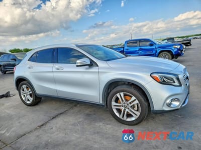 Czwarte zdjęcie samochodu z boku: 2020 MERCEDES-BENZ GLA 250 4MATIC VIN:WDCTG4GB8LU025095 - miniatura