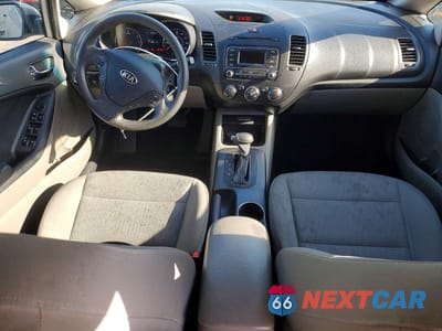 Zdjęcie 8 z 12 samochodu: 2015 KIA FORTE LX VIN:KNAFK4A61F5333833 - miniatura