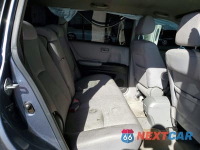 Zdjęcie 11 z 14 samochodu: 2004 TOYOTA HIGHLANDER BASE VIN:JTEDP21A040034408 - miniatura