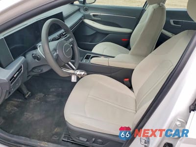 Zdjęcie 7 z 13 samochodu: 2025 HYUNDAI SONATA SEL VIN:KMHL64JA5SA457843 - miniatura