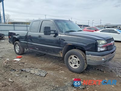 Czwarte zdjęcie samochodu z boku: 2003 CHEVROLET SILVERADO K1500 VIN:1GCEK19T93Z223902 - miniatura