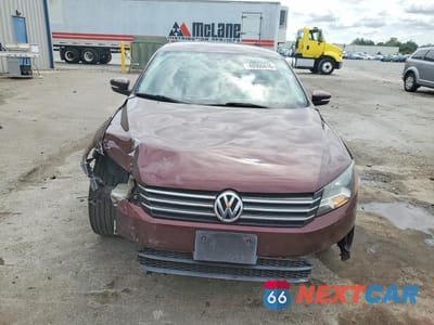 Piąte zdjęcie samochodu w środku: 2013 VOLKSWAGEN PASSAT SE VIN:1VWBP7A30DC084781 - miniatura