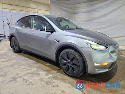 Czwarte zdjęcie samochodu z boku: 2024 TESLA MODEL Y VIN:7SAYGDEE7RA290469 - miniatura