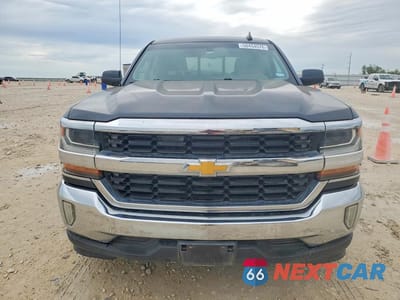 Piąte zdjęcie samochodu w środku: 2017 CHEVROLET SILVERADO C1500 LT VIN:3GCPCREC4HG235828 - miniatura