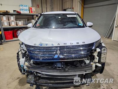 Piąte zdjęcie samochodu w środku: 2024 MITSUBISHI OUTLANDER ES VIN:JA4J4UA81RZ029580 - miniatura