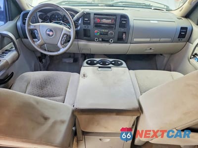 Zdjęcie 8 z 12 samochodu: 2007 GMC NEW SIERRA C1500 VIN:2GTEC13C671621203 - miniatura