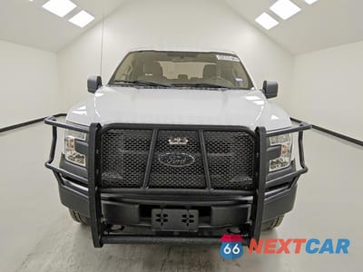 Piąte zdjęcie samochodu w środku: 2016 FORD F150 SUPER CAB VIN:1FTFX1EFXGKF33738 - miniatura