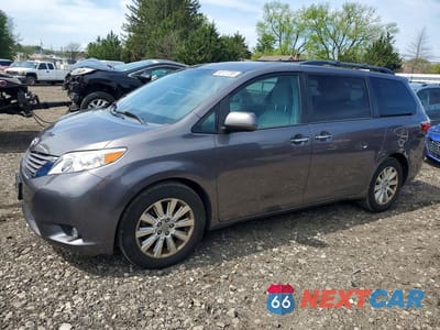 2015 TOYOTA SIENNA XLE 7-PASSENGER 5TDDK3DC1FS116623 - główne zdjęcie licytacji z USA - miniatura