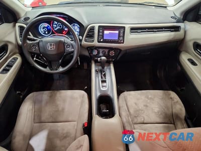 Zdjęcie 8 z 13 samochodu: 2018 HONDA HR-V LX VIN:3CZRU6H35JM713868 - miniatura