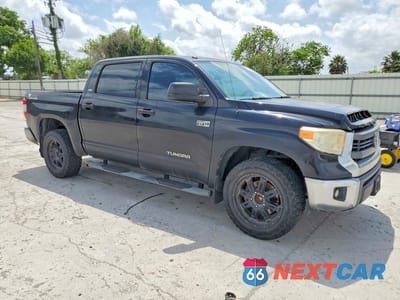 Czwarte zdjęcie samochodu z boku: 2014 TOYOTA TUNDRA CREWMAX SR5 VIN:5TFEY5F1XEX151082 - miniatura