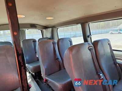 Zdjęcie 11 z 13 samochodu: 2014 GMC SAVANA G2500 PARATRANSIT VIN:1GDW7HCG9E1172912 - miniatura