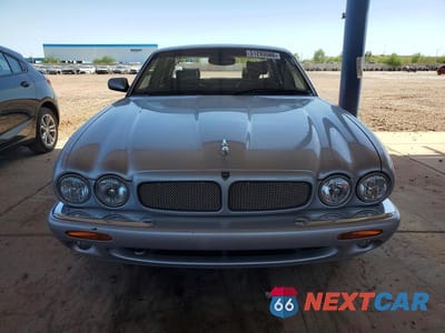 Piąte zdjęcie samochodu w środku: 2001 JAGUAR XJR VIN:SAJDA15B61MF37307 - miniatura