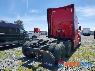 Czwarte zdjęcie samochodu z boku: 2019 KENWORTH T680 SEMI TRUCK VIN:1XKYDP9XXKJ295545 - miniatura