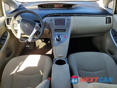 Zdjęcie 8 z 12 samochodu: 2014 TOYOTA PRIUS THREE VIN:JTDKN3DU6E0367629 - miniatura