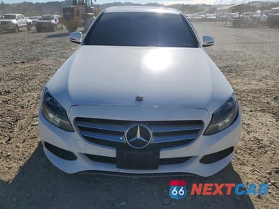 Piąte zdjęcie samochodu w środku: 2018 MERCEDES-BENZ C 300 VIN:55SWF4JBXJU236561 - miniatura