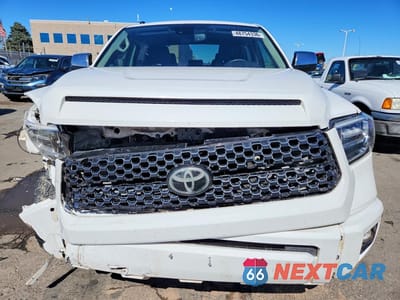 Piąte zdjęcie samochodu w środku: 2019 TOYOTA TUNDRA PLATINUM VIN:5TFAY5F17KX811797 - miniatura