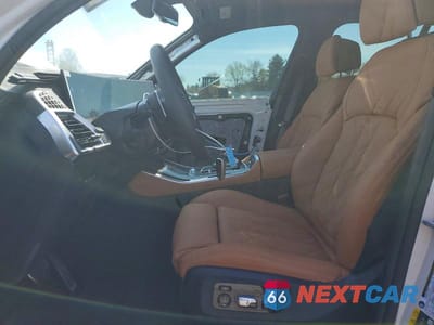 Zdjęcie 7 z 12 samochodu: 2026 BMW X5 XDRIVE50E VIN:5UX43EU04T9368325 - miniatura