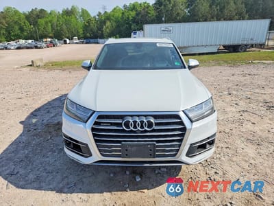 Piąte zdjęcie samochodu w środku: 2017 AUDI Q7 PRESTIGE VIN:WA1VAAF72HD003526 - miniatura