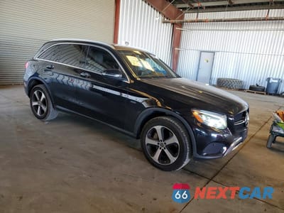 Czwarte zdjęcie samochodu z boku: 2019 MERCEDES-BENZ GLC 350E VIN:WDC0G5EB5KF573540 - miniatura