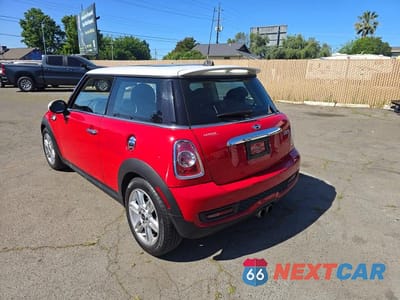 Trzecie zdjęcie samochodu z tyłu: 2012 MINI COOPER S VIN:WMWSV3C52CT385869 - miniatura