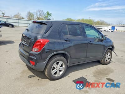 Trzecie zdjęcie samochodu z tyłu: 2020 CHEVROLET TRAX LS VIN:3GNCJNSB3LL338075 - miniatura