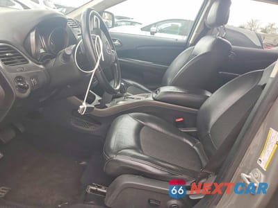 Zdjęcie 7 z 11 samochodu: 2020 DODGE JOURNEY CROSSROAD VIN:3C4PDCGBXLT213007 - miniatura