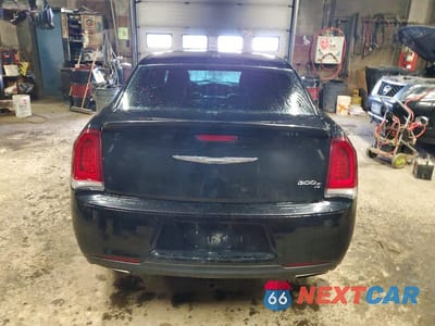 Zdjęcie 6 z 12 samochodu: 2017 CHRYSLER 300 S VIN:2C3CCABG1HH564143 - miniatura
