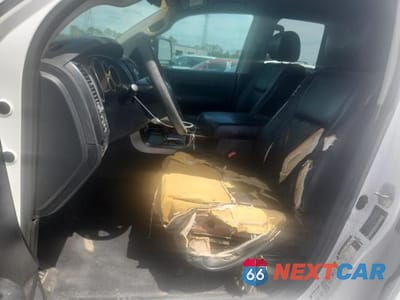 Zdjęcie 7 z 11 samochodu: 2008 TOYOTA TUNDRA SR5 VIN:5TFBV541X8X053527 - miniatura