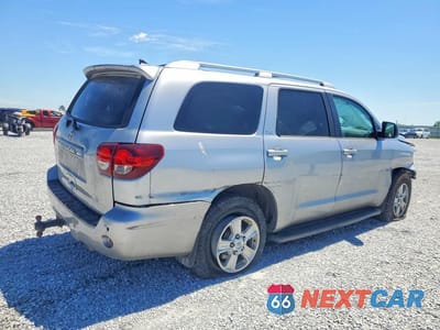 Trzecie zdjęcie samochodu z tyłu: 2018 TOYOTA SEQUOIA SR5 VIN:5TDBY5G19JS159451 - miniatura