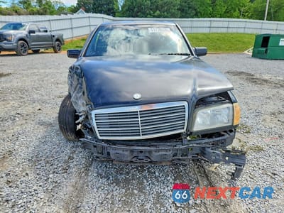 Piąte zdjęcie samochodu w środku: 1999 MERCEDES-BENZ C 230 VIN:WDBHA24G8XA742569 - miniatura
