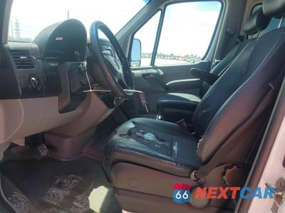 Zdjęcie 7 z 13 samochodu: 2017 MERCEDES BENZ SPRINTER 2500 VIN:WDZPE8CDXHP517418 - miniatura