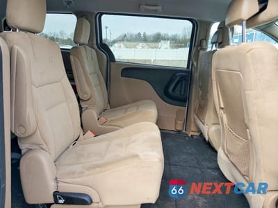 Zdjęcie 11 z 14 samochodu: 2016 DODGE GRAND CARAVAN SE VIN:2C4RDGBG0GR122520 - miniatura