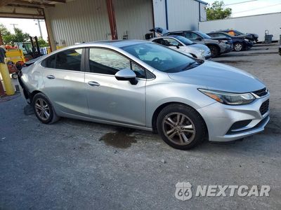 Czwarte zdjęcie samochodu z boku: 2016 CHEVROLET CRUZE LT VIN:1G1BE5SM8G7271972 - miniatura