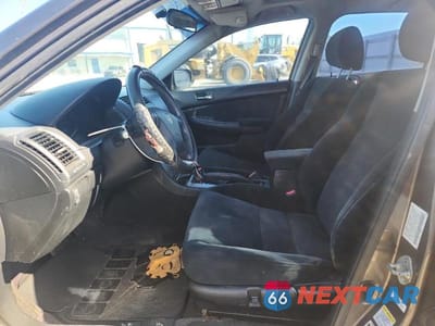 Zdjęcie 7 z 12 samochodu: 2006 HONDA ACCORD EX VIN:1HGCM56736A011002 - miniatura