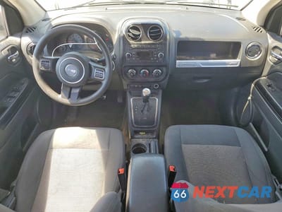 Zdjęcie 8 z 13 samochodu: 2017 JEEP COMPASS SPORT VIN:1C4NJCBA5HD123405 - miniatura