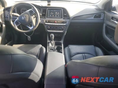 Zdjęcie 8 z 12 samochodu: 2019 HYUNDAI SONATA LIMITED VIN:5NPE34AF3KH743684 - miniatura