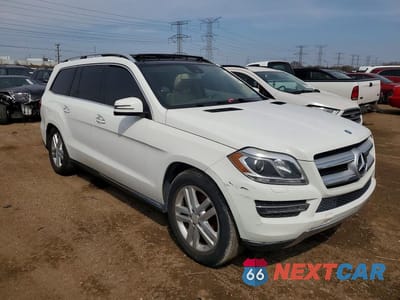 Czwarte zdjęcie samochodu z boku: 2016 MERCEDES-BENZ GL 450 4MATIC VIN:4JGDF6EE6GA675598 - miniatura