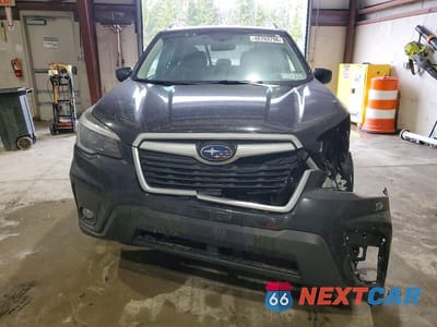 Piąte zdjęcie samochodu w środku: 2021 SUBARU FORESTER PREMIUM VIN:JF2SKAJC2MH440750 - miniatura