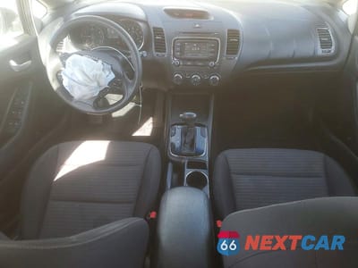 Zdjęcie 8 z 12 samochodu: 2017 KIA FORTE LX VIN:3KPFL4A71HE007692 - miniatura