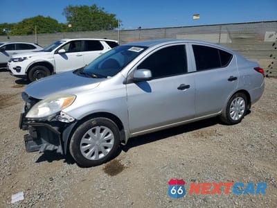 2013 NISSAN VERSA 1.6 S 3N1CN7AP1DL821249 - główne zdjęcie licytacji z USA - miniatura