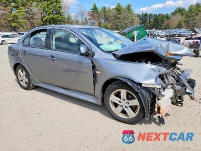 Czwarte zdjęcie samochodu z boku: 2014 MITSUBISHI LANCER SE VIN:JA32V2FW0EU001116 - miniatura