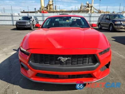 Piąte zdjęcie samochodu w środku: 2025 FORD MUSTANG VIN:1FA6P8TH8S5130609 - miniatura