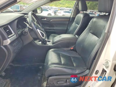 Zdjęcie 7 z 13 samochodu: 2015 TOYOTA HIGHLANDER LIMITED VIN:5TDDKRFH7FS109087 - miniatura