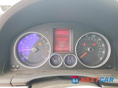 Zdjęcie 9 z 13 samochodu: 2008 VOLKSWAGEN GTI VIN:WVWEV71K38W342423 - miniatura