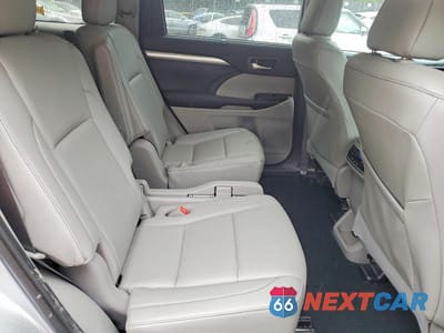 Zdjęcie 11 z 13 samochodu: 2019 TOYOTA HIGHLANDER XLE VIN:5TDJZRFH5KS568238 - miniatura