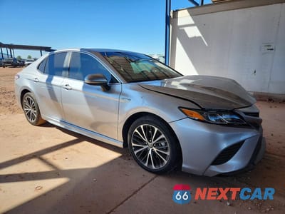 Czwarte zdjęcie samochodu z boku: 2020 TOYOTA CAMRY SE VIN:4T1G31AKXLU544641 - miniatura