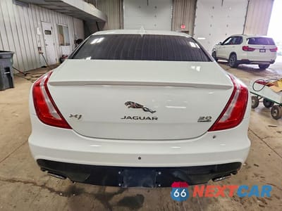 Zdjęcie 6 z 13 samochodu: 2017 JAGUAR XJ VIN:SAJWJ1CD6H8W03934 - miniatura